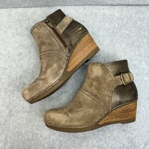 Dansco Shirley Wedge Ankle Boots Taupe Brown Suede Women’s Euro Size 40 US 9